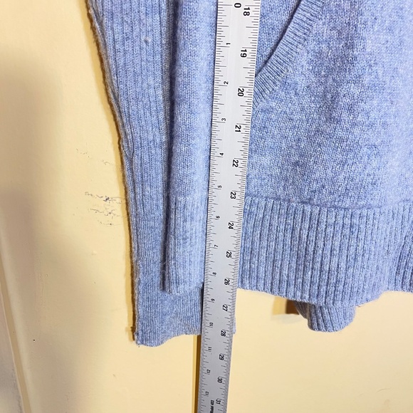 Cashmere cozy V-Neck Gray Sweater - Picture 7 of 8